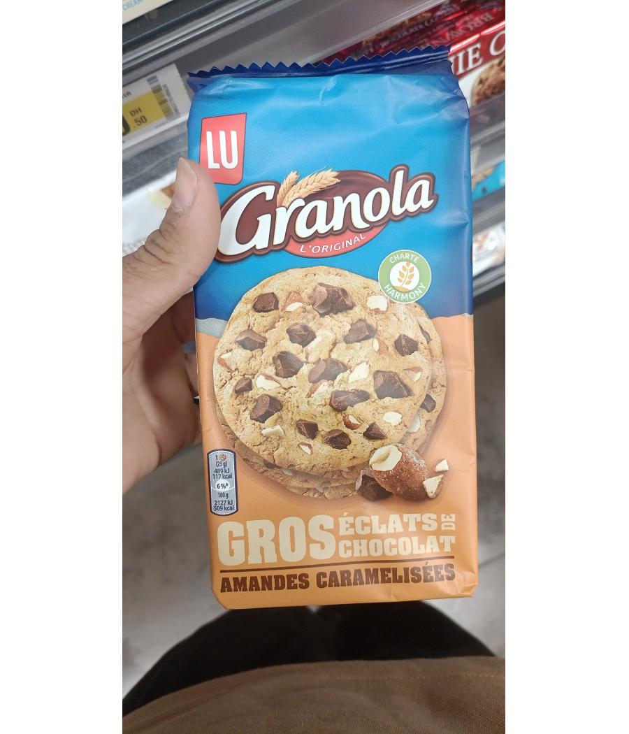 COOKIES GROS ECLATS CHOCOLAT AMANDES CARAMELISEES GRANOLA GROS ECLATS LU 184G COOKIES GROS ECLATS CHOCOLAT AMANDES CARAMELISEES GRANOLA GROS ECLATS LU 184G