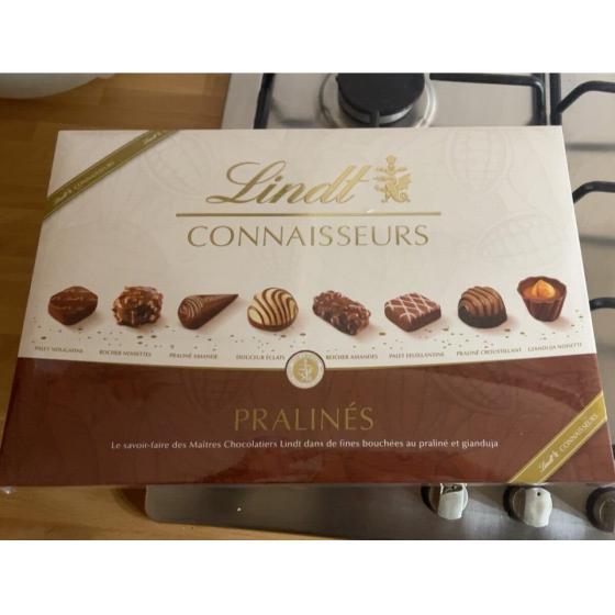 LINDT CONNAISSEUR PRALINE409G 409 G 409 G 409 G 409 G